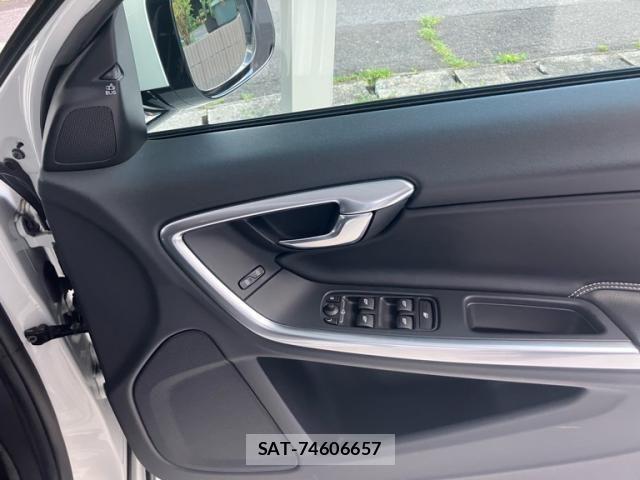 Volvo S60 2016-10 8317897-6