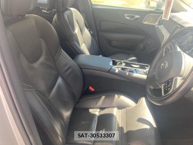 Volvo S60 2022-09 8317894-14