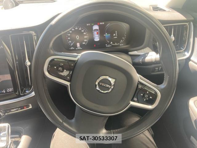 Volvo S60 2022-09 8317894-15