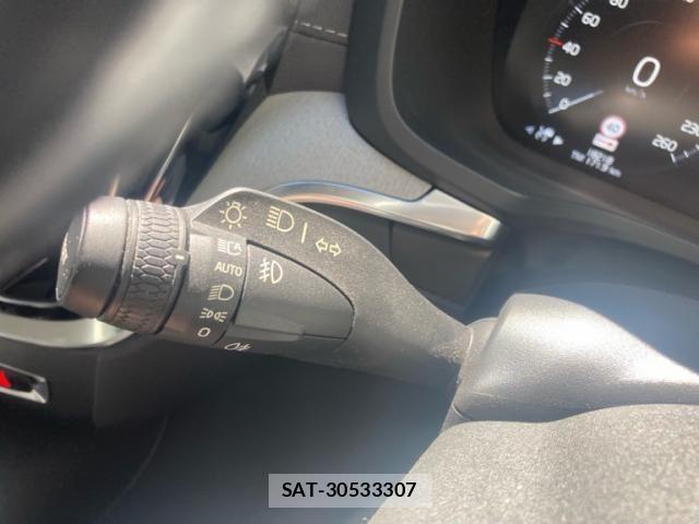 Volvo S60 2022-09 8317894-17