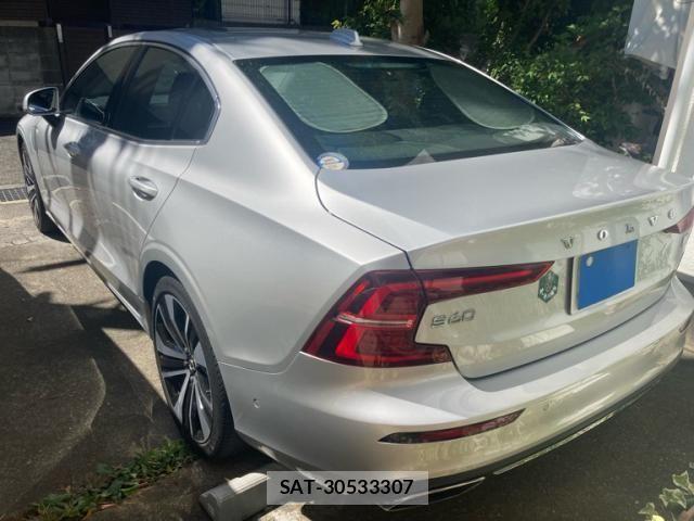 Volvo S60 2022-09 8317894-3