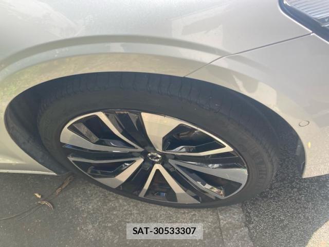 Volvo S60 2022-09 8317894-4