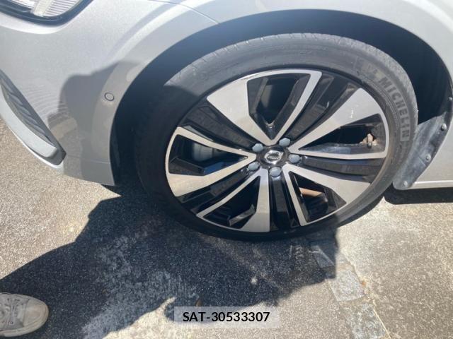 Volvo S60 2022-09 8317894-5