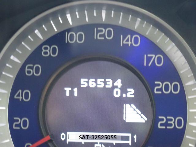 Volvo S60 2013-12 8338392-12