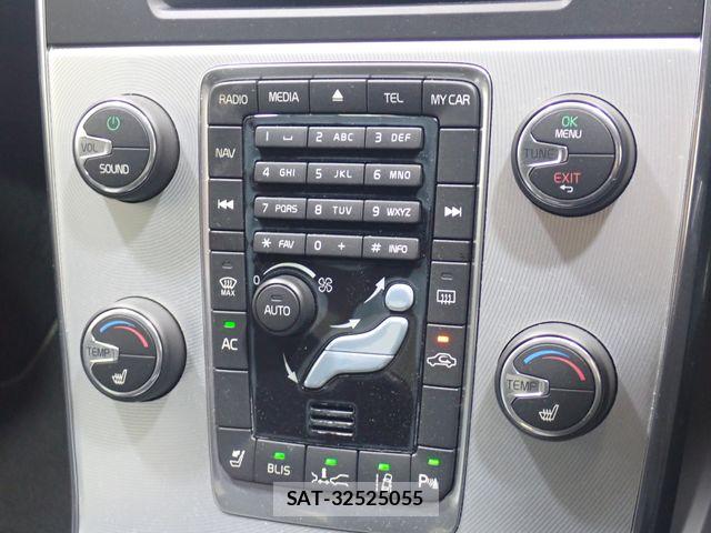 Volvo S60 2013-12 8338392-13
