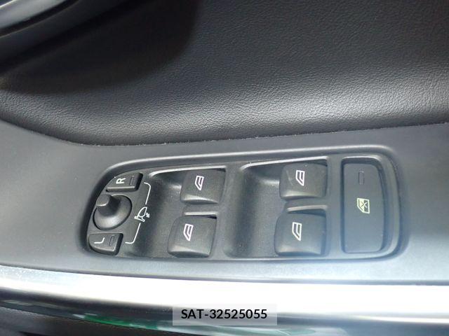 Volvo S60 2013-12 8338392-18