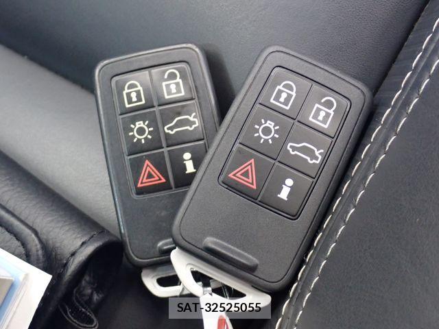 Volvo S60 2013-12 8338392-26