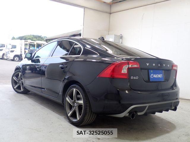 Volvo S60 2013-12 8338392-2