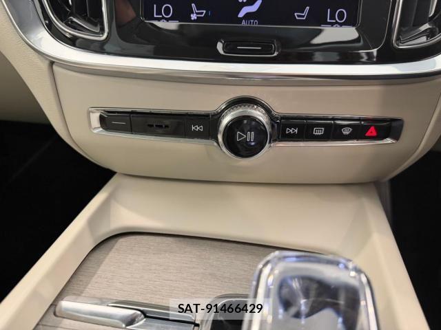 Volvo S60 2022-09 8338391-11