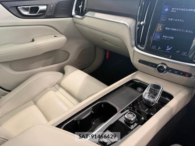 Volvo S60 2022-09 8338391-12