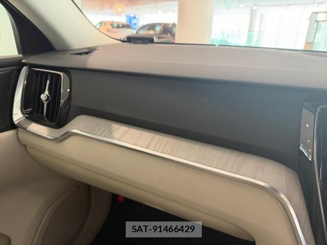 Volvo S60 2022-09 8338391-13