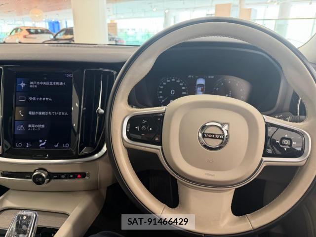 Volvo S60 2022-09 8338391-17