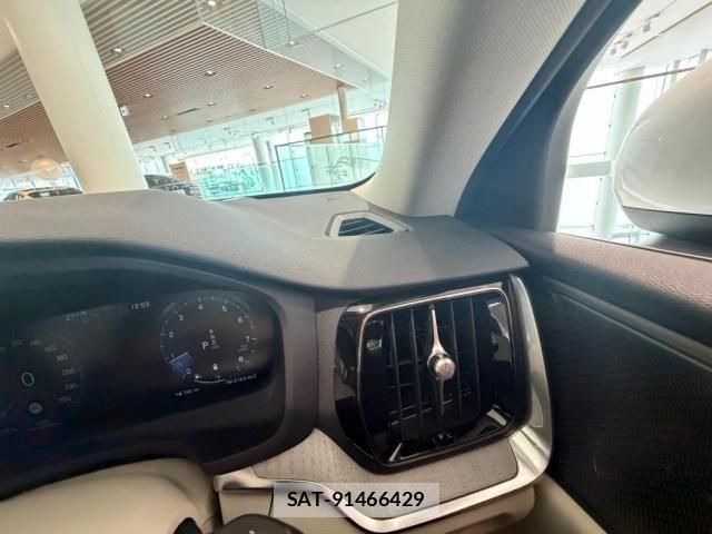 Volvo S60 2022-09 8338391-23