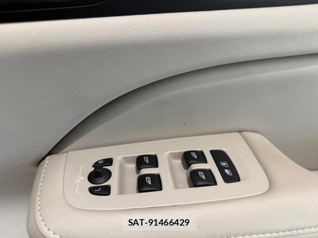 Volvo S60 2022-09 8338391-26