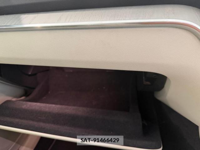 Volvo S60 2022-09 8338391-27