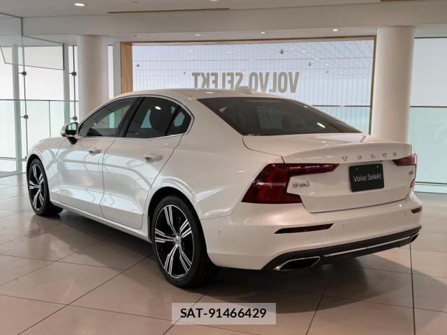 Volvo S60 2022-09 8338391-2