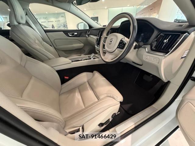 Volvo S60 2022-09 8338391-29