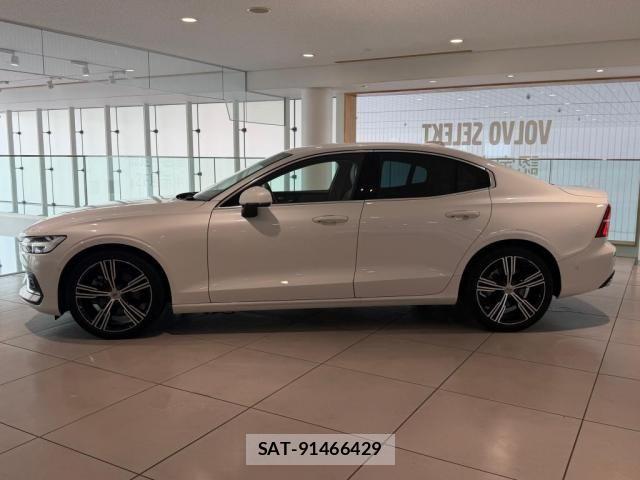 Volvo S60 2022-09 8338391-3