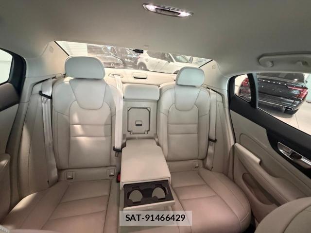 Volvo S60 2022-09 8338391-7