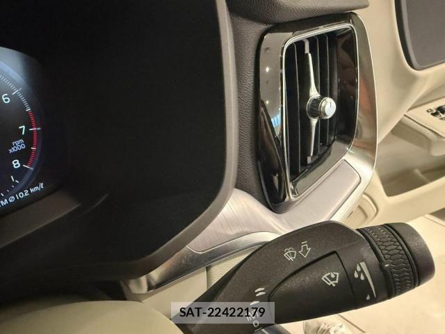 Volvo S60 2020-08 8353772-24