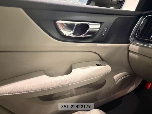 Volvo S60 2020-08 8353772-28