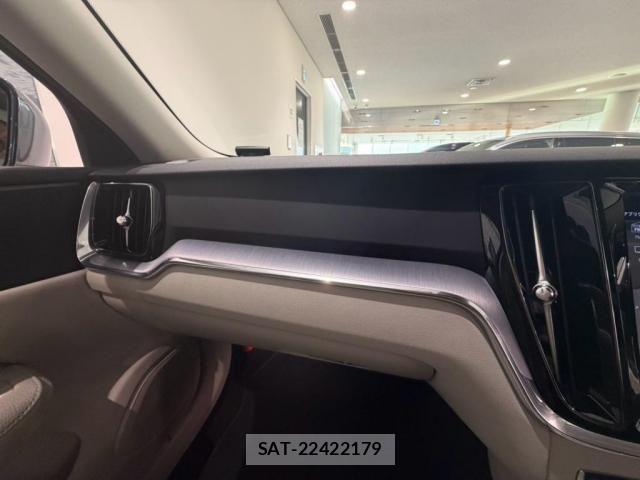Volvo S60 2020-08 8353772-29