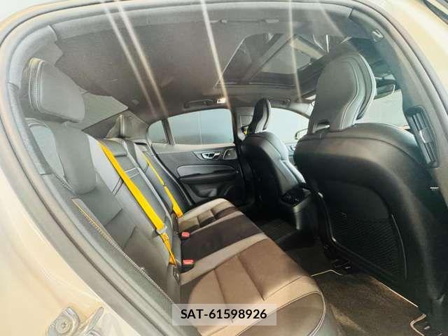Volvo S60 2020-12 8415720-12
