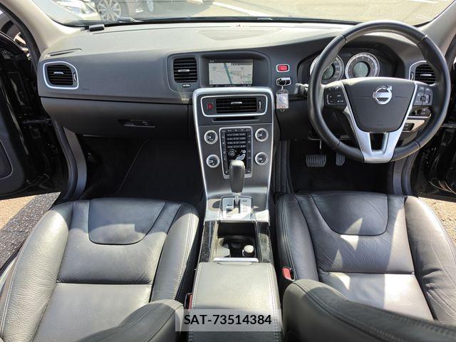 Volvo S60 2012-02 8415721-12