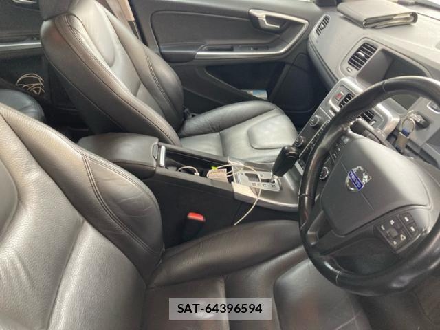 Volvo S60 2011-12 8563983-9