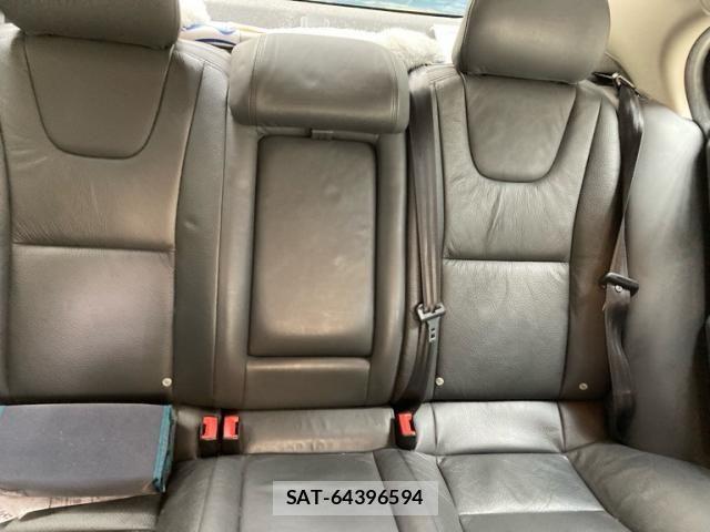 Volvo S60 2011-12 8563983-12