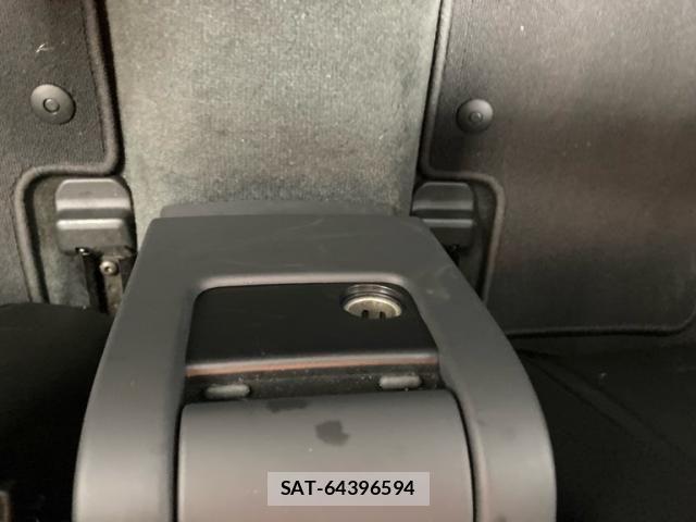Volvo S60 2011-12 8563983-13