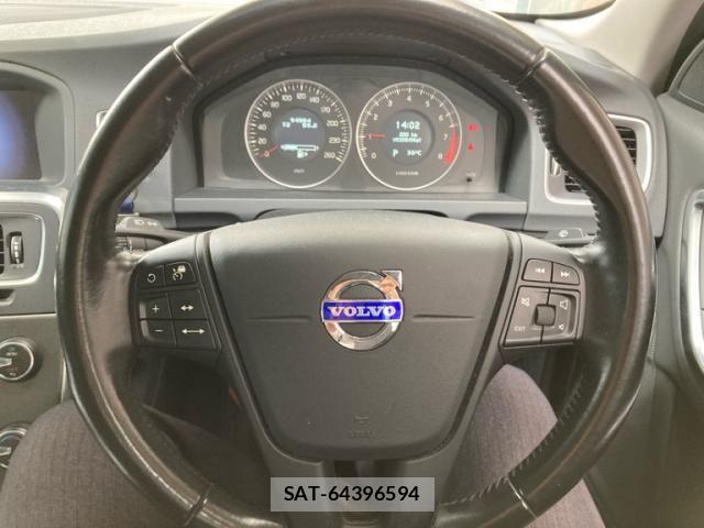 Volvo S60 2011-12 8563983-15