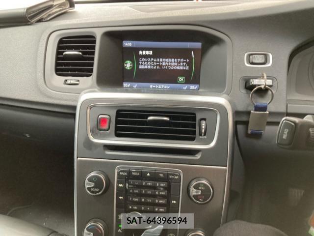 Volvo S60 2011-12 8563983-16