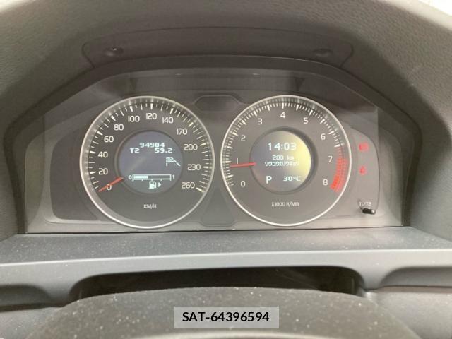 Volvo S60 2011-12 8563983-19
