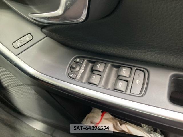 Volvo S60 2011-12 8563983-21