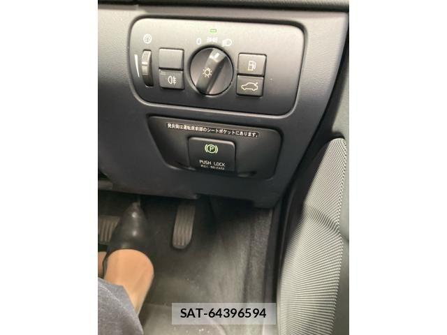 Volvo S60 2011-12 8563983-22