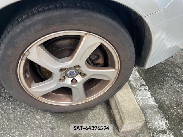 Volvo S60 2011-12 8563983-5