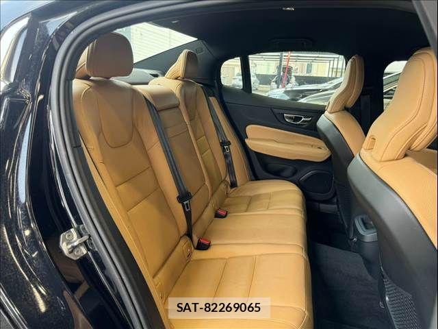 Volvo S60 2019-11 8629587-11