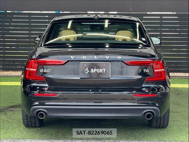 Volvo S60 2019-11 8629587-15
