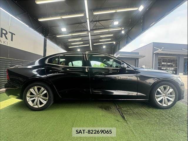 Volvo S60 2019-11 8629587-17