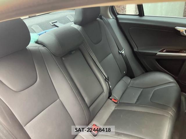Volvo S60 2018-04 8746660-9