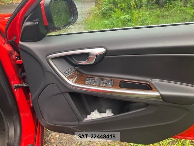 Volvo S60 2018-04 8746660-4