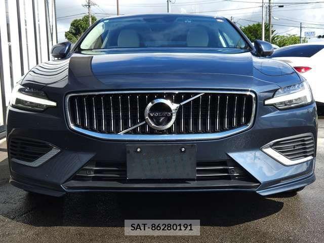 Volvo S60 2022-09 8746659-22