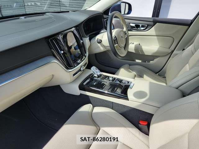 Volvo S60 2022-09 8746659-7