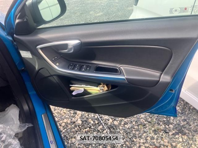 Volvo S60 2014-02 8782530-13