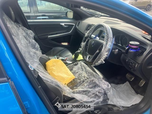 Volvo S60 2014-02 8782530-15