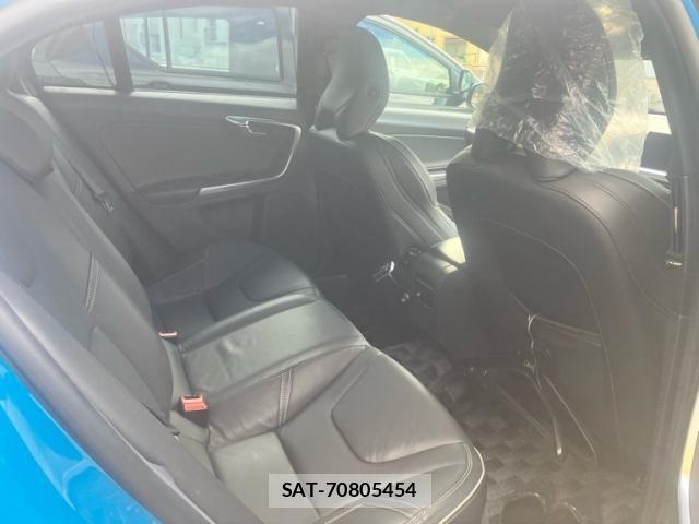 Volvo S60 2014-02 8782530-16