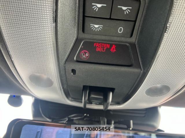 Volvo S60 2014-02 8782530-26