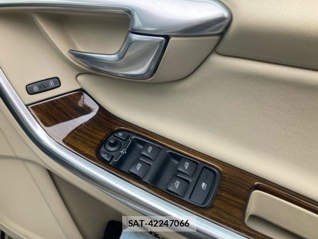 Volvo S60 2013-12 8782532-14