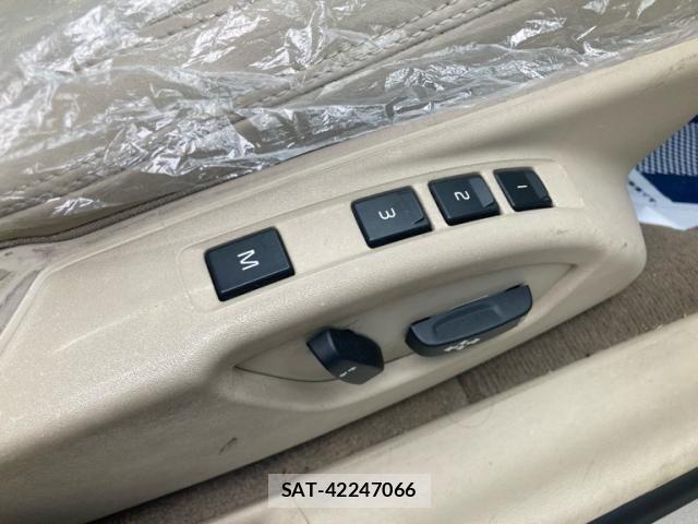 Volvo S60 2013-12 8782532-17